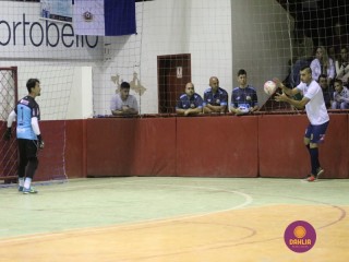 
<a style='margin-left: 5px;' class='btn btn-xs btn-social btn-facebook' href='https://www.facebook.com/sharer/sharer.php?u=https://www.boladovale.com.br/imgs/800-800-90/conteudo/fotos/1278/img2253.jpg' rel='popup' data-width='500' data-height='400'><i class='fa fa-facebook'></i>Compartilhar <span class='hidden-xs'>no Facebook</span>
</a> 
<a class='btn btn-default btn-xs' target='_blank' href='imgs/800-800-90/conteudo/fotos/1278/img2253.jpg'>
<span class='glyphicon glyphicon-cloud-download'></span> Salvar
</a> 
<span></span>