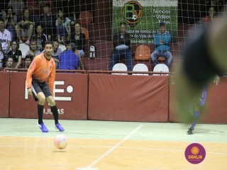 
<a style='margin-left: 5px;' class='btn btn-xs btn-social btn-facebook' href='https://www.facebook.com/sharer/sharer.php?u=https://www.boladovale.com.br/imgs/800-800-90/conteudo/fotos/1281/img2993.jpg' rel='popup' data-width='500' data-height='400'><i class='fa fa-facebook'></i>Compartilhar <span class='hidden-xs'>no Facebook</span>
</a> 
<a class='btn btn-default btn-xs' target='_blank' href='imgs/800-800-90/conteudo/fotos/1281/img2993.jpg'>
<span class='glyphicon glyphicon-cloud-download'></span> Salvar
</a> 
<span></span>