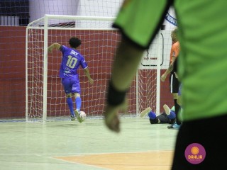 
<a style='margin-left: 5px;' class='btn btn-xs btn-social btn-facebook' href='https://www.facebook.com/sharer/sharer.php?u=https://www.boladovale.com.br/imgs/800-800-90/conteudo/fotos/1281/img3019.jpg' rel='popup' data-width='500' data-height='400'><i class='fa fa-facebook'></i>Compartilhar <span class='hidden-xs'>no Facebook</span>
</a> 
<a class='btn btn-default btn-xs' target='_blank' href='imgs/800-800-90/conteudo/fotos/1281/img3019.jpg'>
<span class='glyphicon glyphicon-cloud-download'></span> Salvar
</a> 
<span></span>