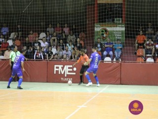 
<a style='margin-left: 5px;' class='btn btn-xs btn-social btn-facebook' href='https://www.facebook.com/sharer/sharer.php?u=https://www.boladovale.com.br/imgs/800-800-90/conteudo/fotos/1281/img3031.jpg' rel='popup' data-width='500' data-height='400'><i class='fa fa-facebook'></i>Compartilhar <span class='hidden-xs'>no Facebook</span>
</a> 
<a class='btn btn-default btn-xs' target='_blank' href='imgs/800-800-90/conteudo/fotos/1281/img3031.jpg'>
<span class='glyphicon glyphicon-cloud-download'></span> Salvar
</a> 
<span></span>