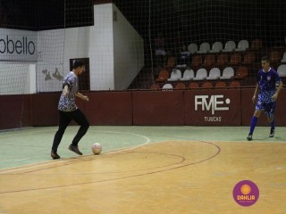 
<a style='margin-left: 5px;' class='btn btn-xs btn-social btn-facebook' href='https://www.facebook.com/sharer/sharer.php?u=https://www.boladovale.com.br/imgs/800-800-90/conteudo/fotos/1282/img3062.jpg' rel='popup' data-width='500' data-height='400'><i class='fa fa-facebook'></i>Compartilhar <span class='hidden-xs'>no Facebook</span>
</a> 
<a class='btn btn-default btn-xs' target='_blank' href='imgs/800-800-90/conteudo/fotos/1282/img3062.jpg'>
<span class='glyphicon glyphicon-cloud-download'></span> Salvar
</a> 
<span></span>