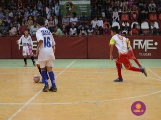 
<a style='margin-left: 5px;' class='btn btn-xs btn-social btn-facebook' href='https://www.facebook.com/sharer/sharer.php?u=https://www.boladovale.com.br/imgs/800-800-90/conteudo/fotos/1283/img2375.jpg' rel='popup' data-width='500' data-height='400'><i class='fa fa-facebook'></i>Compartilhar <span class='hidden-xs'>no Facebook</span>
</a> 
<a class='btn btn-default btn-xs' target='_blank' href='imgs/800-800-90/conteudo/fotos/1283/img2375.jpg'>
<span class='glyphicon glyphicon-cloud-download'></span> Salvar
</a> 
<span></span>