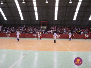 
<a style='margin-left: 5px;' class='btn btn-xs btn-social btn-facebook' href='https://www.facebook.com/sharer/sharer.php?u=https://www.boladovale.com.br/imgs/800-800-90/conteudo/fotos/1283/img2382.jpg' rel='popup' data-width='500' data-height='400'><i class='fa fa-facebook'></i>Compartilhar <span class='hidden-xs'>no Facebook</span>
</a> 
<a class='btn btn-default btn-xs' target='_blank' href='imgs/800-800-90/conteudo/fotos/1283/img2382.jpg'>
<span class='glyphicon glyphicon-cloud-download'></span> Salvar
</a> 
<span></span>
