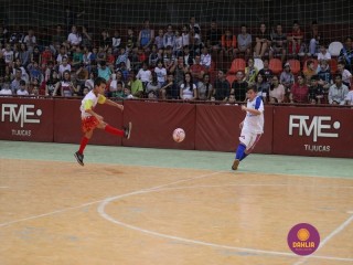 
<a style='margin-left: 5px;' class='btn btn-xs btn-social btn-facebook' href='https://www.facebook.com/sharer/sharer.php?u=https://www.boladovale.com.br/imgs/800-800-90/conteudo/fotos/1283/img2389.jpg' rel='popup' data-width='500' data-height='400'><i class='fa fa-facebook'></i>Compartilhar <span class='hidden-xs'>no Facebook</span>
</a> 
<a class='btn btn-default btn-xs' target='_blank' href='imgs/800-800-90/conteudo/fotos/1283/img2389.jpg'>
<span class='glyphicon glyphicon-cloud-download'></span> Salvar
</a> 
<span></span>