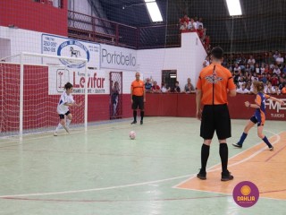
<a style='margin-left: 5px;' class='btn btn-xs btn-social btn-facebook' href='https://www.facebook.com/sharer/sharer.php?u=https://www.boladovale.com.br/imgs/800-800-90/conteudo/fotos/1283/img2477.jpg' rel='popup' data-width='500' data-height='400'><i class='fa fa-facebook'></i>Compartilhar <span class='hidden-xs'>no Facebook</span>
</a> 
<a class='btn btn-default btn-xs' target='_blank' href='imgs/800-800-90/conteudo/fotos/1283/img2477.jpg'>
<span class='glyphicon glyphicon-cloud-download'></span> Salvar
</a> 
<span></span>