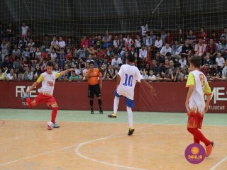 
<a style='margin-left: 5px;' class='btn btn-xs btn-social btn-facebook' href='https://www.facebook.com/sharer/sharer.php?u=https://www.boladovale.com.br/imgs/800-800-90/conteudo/fotos/1283/img2524.jpg' rel='popup' data-width='500' data-height='400'><i class='fa fa-facebook'></i>Compartilhar <span class='hidden-xs'>no Facebook</span>
</a> 
<a class='btn btn-default btn-xs' target='_blank' href='imgs/800-800-90/conteudo/fotos/1283/img2524.jpg'>
<span class='glyphicon glyphicon-cloud-download'></span> Salvar
</a> 
<span></span>
