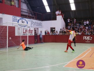 
<a style='margin-left: 5px;' class='btn btn-xs btn-social btn-facebook' href='https://www.facebook.com/sharer/sharer.php?u=https://www.boladovale.com.br/imgs/800-800-90/conteudo/fotos/1283/img2545.jpg' rel='popup' data-width='500' data-height='400'><i class='fa fa-facebook'></i>Compartilhar <span class='hidden-xs'>no Facebook</span>
</a> 
<a class='btn btn-default btn-xs' target='_blank' href='imgs/800-800-90/conteudo/fotos/1283/img2545.jpg'>
<span class='glyphicon glyphicon-cloud-download'></span> Salvar
</a> 
<span></span>