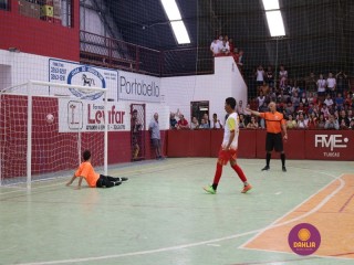 
<a style='margin-left: 5px;' class='btn btn-xs btn-social btn-facebook' href='https://www.facebook.com/sharer/sharer.php?u=https://www.boladovale.com.br/imgs/800-800-90/conteudo/fotos/1283/img2547.jpg' rel='popup' data-width='500' data-height='400'><i class='fa fa-facebook'></i>Compartilhar <span class='hidden-xs'>no Facebook</span>
</a> 
<a class='btn btn-default btn-xs' target='_blank' href='imgs/800-800-90/conteudo/fotos/1283/img2547.jpg'>
<span class='glyphicon glyphicon-cloud-download'></span> Salvar
</a> 
<span></span>