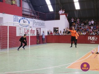 
<a style='margin-left: 5px;' class='btn btn-xs btn-social btn-facebook' href='https://www.facebook.com/sharer/sharer.php?u=https://www.boladovale.com.br/imgs/800-800-90/conteudo/fotos/1283/img2550.jpg' rel='popup' data-width='500' data-height='400'><i class='fa fa-facebook'></i>Compartilhar <span class='hidden-xs'>no Facebook</span>
</a> 
<a class='btn btn-default btn-xs' target='_blank' href='imgs/800-800-90/conteudo/fotos/1283/img2550.jpg'>
<span class='glyphicon glyphicon-cloud-download'></span> Salvar
</a> 
<span></span>