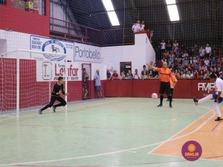 
<a style='margin-left: 5px;' class='btn btn-xs btn-social btn-facebook' href='https://www.facebook.com/sharer/sharer.php?u=https://www.boladovale.com.br/imgs/800-800-90/conteudo/fotos/1283/img2551.jpg' rel='popup' data-width='500' data-height='400'><i class='fa fa-facebook'></i>Compartilhar <span class='hidden-xs'>no Facebook</span>
</a> 
<a class='btn btn-default btn-xs' target='_blank' href='imgs/800-800-90/conteudo/fotos/1283/img2551.jpg'>
<span class='glyphicon glyphicon-cloud-download'></span> Salvar
</a> 
<span></span>