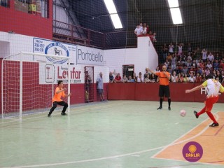 
<a style='margin-left: 5px;' class='btn btn-xs btn-social btn-facebook' href='https://www.facebook.com/sharer/sharer.php?u=https://www.boladovale.com.br/imgs/800-800-90/conteudo/fotos/1283/img2559.jpg' rel='popup' data-width='500' data-height='400'><i class='fa fa-facebook'></i>Compartilhar <span class='hidden-xs'>no Facebook</span>
</a> 
<a class='btn btn-default btn-xs' target='_blank' href='imgs/800-800-90/conteudo/fotos/1283/img2559.jpg'>
<span class='glyphicon glyphicon-cloud-download'></span> Salvar
</a> 
<span></span>