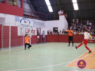 
<a style='margin-left: 5px;' class='btn btn-xs btn-social btn-facebook' href='https://www.facebook.com/sharer/sharer.php?u=https://www.boladovale.com.br/imgs/800-800-90/conteudo/fotos/1283/img2560.jpg' rel='popup' data-width='500' data-height='400'><i class='fa fa-facebook'></i>Compartilhar <span class='hidden-xs'>no Facebook</span>
</a> 
<a class='btn btn-default btn-xs' target='_blank' href='imgs/800-800-90/conteudo/fotos/1283/img2560.jpg'>
<span class='glyphicon glyphicon-cloud-download'></span> Salvar
</a> 
<span></span>