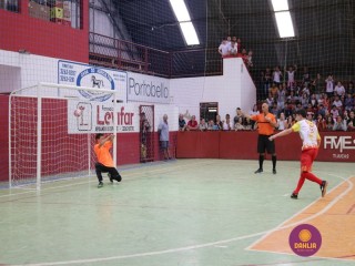 
<a style='margin-left: 5px;' class='btn btn-xs btn-social btn-facebook' href='https://www.facebook.com/sharer/sharer.php?u=https://www.boladovale.com.br/imgs/800-800-90/conteudo/fotos/1283/img2561.jpg' rel='popup' data-width='500' data-height='400'><i class='fa fa-facebook'></i>Compartilhar <span class='hidden-xs'>no Facebook</span>
</a> 
<a class='btn btn-default btn-xs' target='_blank' href='imgs/800-800-90/conteudo/fotos/1283/img2561.jpg'>
<span class='glyphicon glyphicon-cloud-download'></span> Salvar
</a> 
<span></span>