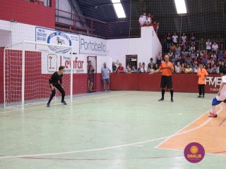 
<a style='margin-left: 5px;' class='btn btn-xs btn-social btn-facebook' href='https://www.facebook.com/sharer/sharer.php?u=https://www.boladovale.com.br/imgs/800-800-90/conteudo/fotos/1283/img2564.jpg' rel='popup' data-width='500' data-height='400'><i class='fa fa-facebook'></i>Compartilhar <span class='hidden-xs'>no Facebook</span>
</a> 
<a class='btn btn-default btn-xs' target='_blank' href='imgs/800-800-90/conteudo/fotos/1283/img2564.jpg'>
<span class='glyphicon glyphicon-cloud-download'></span> Salvar
</a> 
<span></span>