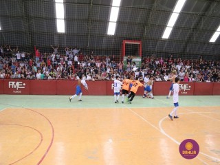 
<a style='margin-left: 5px;' class='btn btn-xs btn-social btn-facebook' href='https://www.facebook.com/sharer/sharer.php?u=https://www.boladovale.com.br/imgs/800-800-90/conteudo/fotos/1283/img2577.jpg' rel='popup' data-width='500' data-height='400'><i class='fa fa-facebook'></i>Compartilhar <span class='hidden-xs'>no Facebook</span>
</a> 
<a class='btn btn-default btn-xs' target='_blank' href='imgs/800-800-90/conteudo/fotos/1283/img2577.jpg'>
<span class='glyphicon glyphicon-cloud-download'></span> Salvar
</a> 
<span></span>