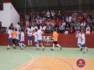 
<a style='margin-left: 5px;' class='btn btn-xs btn-social btn-facebook' href='https://www.facebook.com/sharer/sharer.php?u=https://www.boladovale.com.br/imgs/800-800-90/conteudo/fotos/1283/img2628.jpg' rel='popup' data-width='500' data-height='400'><i class='fa fa-facebook'></i>Compartilhar <span class='hidden-xs'>no Facebook</span>
</a> 
<a class='btn btn-default btn-xs' target='_blank' href='imgs/800-800-90/conteudo/fotos/1283/img2628.jpg'>
<span class='glyphicon glyphicon-cloud-download'></span> Salvar
</a> 
<span></span>