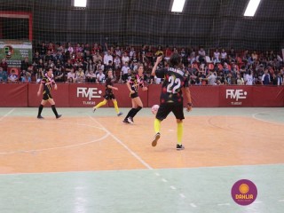 
<a style='margin-left: 5px;' class='btn btn-xs btn-social btn-facebook' href='https://www.facebook.com/sharer/sharer.php?u=https://www.boladovale.com.br/imgs/800-800-90/conteudo/fotos/1283/img2639.jpg' rel='popup' data-width='500' data-height='400'><i class='fa fa-facebook'></i>Compartilhar <span class='hidden-xs'>no Facebook</span>
</a> 
<a class='btn btn-default btn-xs' target='_blank' href='imgs/800-800-90/conteudo/fotos/1283/img2639.jpg'>
<span class='glyphicon glyphicon-cloud-download'></span> Salvar
</a> 
<span></span>