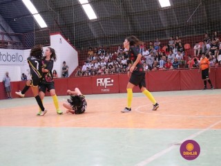 
<a style='margin-left: 5px;' class='btn btn-xs btn-social btn-facebook' href='https://www.facebook.com/sharer/sharer.php?u=https://www.boladovale.com.br/imgs/800-800-90/conteudo/fotos/1283/img2642.jpg' rel='popup' data-width='500' data-height='400'><i class='fa fa-facebook'></i>Compartilhar <span class='hidden-xs'>no Facebook</span>
</a> 
<a class='btn btn-default btn-xs' target='_blank' href='imgs/800-800-90/conteudo/fotos/1283/img2642.jpg'>
<span class='glyphicon glyphicon-cloud-download'></span> Salvar
</a> 
<span></span>