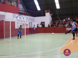 
<a style='margin-left: 5px;' class='btn btn-xs btn-social btn-facebook' href='https://www.facebook.com/sharer/sharer.php?u=https://www.boladovale.com.br/imgs/800-800-90/conteudo/fotos/1283/img2705.jpg' rel='popup' data-width='500' data-height='400'><i class='fa fa-facebook'></i>Compartilhar <span class='hidden-xs'>no Facebook</span>
</a> 
<a class='btn btn-default btn-xs' target='_blank' href='imgs/800-800-90/conteudo/fotos/1283/img2705.jpg'>
<span class='glyphicon glyphicon-cloud-download'></span> Salvar
</a> 
<span></span>