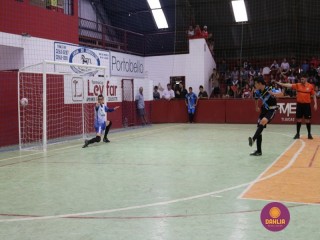 
<a style='margin-left: 5px;' class='btn btn-xs btn-social btn-facebook' href='https://www.facebook.com/sharer/sharer.php?u=https://www.boladovale.com.br/imgs/800-800-90/conteudo/fotos/1283/img2719.jpg' rel='popup' data-width='500' data-height='400'><i class='fa fa-facebook'></i>Compartilhar <span class='hidden-xs'>no Facebook</span>
</a> 
<a class='btn btn-default btn-xs' target='_blank' href='imgs/800-800-90/conteudo/fotos/1283/img2719.jpg'>
<span class='glyphicon glyphicon-cloud-download'></span> Salvar
</a> 
<span></span>