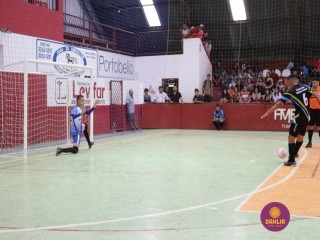 
<a style='margin-left: 5px;' class='btn btn-xs btn-social btn-facebook' href='https://www.facebook.com/sharer/sharer.php?u=https://www.boladovale.com.br/imgs/800-800-90/conteudo/fotos/1283/img2733.jpg' rel='popup' data-width='500' data-height='400'><i class='fa fa-facebook'></i>Compartilhar <span class='hidden-xs'>no Facebook</span>
</a> 
<a class='btn btn-default btn-xs' target='_blank' href='imgs/800-800-90/conteudo/fotos/1283/img2733.jpg'>
<span class='glyphicon glyphicon-cloud-download'></span> Salvar
</a> 
<span></span>