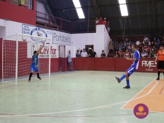 
<a style='margin-left: 5px;' class='btn btn-xs btn-social btn-facebook' href='https://www.facebook.com/sharer/sharer.php?u=https://www.boladovale.com.br/imgs/800-800-90/conteudo/fotos/1283/img2742.jpg' rel='popup' data-width='500' data-height='400'><i class='fa fa-facebook'></i>Compartilhar <span class='hidden-xs'>no Facebook</span>
</a> 
<a class='btn btn-default btn-xs' target='_blank' href='imgs/800-800-90/conteudo/fotos/1283/img2742.jpg'>
<span class='glyphicon glyphicon-cloud-download'></span> Salvar
</a> 
<span></span>