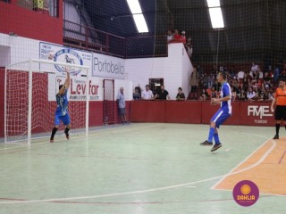 
<a style='margin-left: 5px;' class='btn btn-xs btn-social btn-facebook' href='https://www.facebook.com/sharer/sharer.php?u=https://www.boladovale.com.br/imgs/800-800-90/conteudo/fotos/1283/img2743.jpg' rel='popup' data-width='500' data-height='400'><i class='fa fa-facebook'></i>Compartilhar <span class='hidden-xs'>no Facebook</span>
</a> 
<a class='btn btn-default btn-xs' target='_blank' href='imgs/800-800-90/conteudo/fotos/1283/img2743.jpg'>
<span class='glyphicon glyphicon-cloud-download'></span> Salvar
</a> 
<span></span>