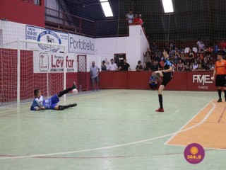 
<a style='margin-left: 5px;' class='btn btn-xs btn-social btn-facebook' href='https://www.facebook.com/sharer/sharer.php?u=https://www.boladovale.com.br/imgs/800-800-90/conteudo/fotos/1283/img2751.jpg' rel='popup' data-width='500' data-height='400'><i class='fa fa-facebook'></i>Compartilhar <span class='hidden-xs'>no Facebook</span>
</a> 
<a class='btn btn-default btn-xs' target='_blank' href='imgs/800-800-90/conteudo/fotos/1283/img2751.jpg'>
<span class='glyphicon glyphicon-cloud-download'></span> Salvar
</a> 
<span></span>