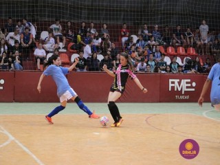 
<a style='margin-left: 5px;' class='btn btn-xs btn-social btn-facebook' href='https://www.facebook.com/sharer/sharer.php?u=https://www.boladovale.com.br/imgs/800-800-90/conteudo/fotos/1283/img2803.jpg' rel='popup' data-width='500' data-height='400'><i class='fa fa-facebook'></i>Compartilhar <span class='hidden-xs'>no Facebook</span>
</a> 
<a class='btn btn-default btn-xs' target='_blank' href='imgs/800-800-90/conteudo/fotos/1283/img2803.jpg'>
<span class='glyphicon glyphicon-cloud-download'></span> Salvar
</a> 
<span></span>