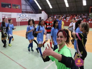 
<a style='margin-left: 5px;' class='btn btn-xs btn-social btn-facebook' href='https://www.facebook.com/sharer/sharer.php?u=https://www.boladovale.com.br/imgs/800-800-90/conteudo/fotos/1283/img2823.jpg' rel='popup' data-width='500' data-height='400'><i class='fa fa-facebook'></i>Compartilhar <span class='hidden-xs'>no Facebook</span>
</a> 
<a class='btn btn-default btn-xs' target='_blank' href='imgs/800-800-90/conteudo/fotos/1283/img2823.jpg'>
<span class='glyphicon glyphicon-cloud-download'></span> Salvar
</a> 
<span></span>