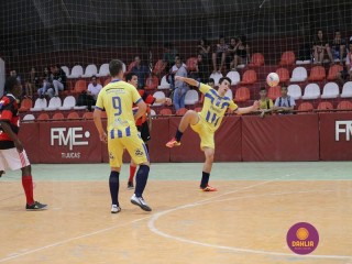 
<a style='margin-left: 5px;' class='btn btn-xs btn-social btn-facebook' href='https://www.facebook.com/sharer/sharer.php?u=https://www.boladovale.com.br/imgs/800-800-90/conteudo/fotos/1283/img2859.jpg' rel='popup' data-width='500' data-height='400'><i class='fa fa-facebook'></i>Compartilhar <span class='hidden-xs'>no Facebook</span>
</a> 
<a class='btn btn-default btn-xs' target='_blank' href='imgs/800-800-90/conteudo/fotos/1283/img2859.jpg'>
<span class='glyphicon glyphicon-cloud-download'></span> Salvar
</a> 
<span></span>