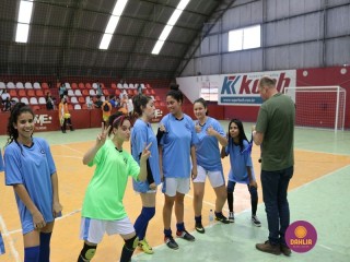 
<a style='margin-left: 5px;' class='btn btn-xs btn-social btn-facebook' href='https://www.facebook.com/sharer/sharer.php?u=https://www.boladovale.com.br/imgs/800-800-90/conteudo/fotos/1284/img2878.jpg' rel='popup' data-width='500' data-height='400'><i class='fa fa-facebook'></i>Compartilhar <span class='hidden-xs'>no Facebook</span>
</a> 
<a class='btn btn-default btn-xs' target='_blank' href='imgs/800-800-90/conteudo/fotos/1284/img2878.jpg'>
<span class='glyphicon glyphicon-cloud-download'></span> Salvar
</a> 
<span></span>
