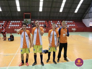 
<a style='margin-left: 5px;' class='btn btn-xs btn-social btn-facebook' href='https://www.facebook.com/sharer/sharer.php?u=https://www.boladovale.com.br/imgs/800-800-90/conteudo/fotos/1284/img2889.jpg' rel='popup' data-width='500' data-height='400'><i class='fa fa-facebook'></i>Compartilhar <span class='hidden-xs'>no Facebook</span>
</a> 
<a class='btn btn-default btn-xs' target='_blank' href='imgs/800-800-90/conteudo/fotos/1284/img2889.jpg'>
<span class='glyphicon glyphicon-cloud-download'></span> Salvar
</a> 
<span></span>
