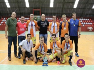 
<a style='margin-left: 5px;' class='btn btn-xs btn-social btn-facebook' href='https://www.facebook.com/sharer/sharer.php?u=https://www.boladovale.com.br/imgs/800-800-90/conteudo/fotos/1284/img2897.jpg' rel='popup' data-width='500' data-height='400'><i class='fa fa-facebook'></i>Compartilhar <span class='hidden-xs'>no Facebook</span>
</a> 
<a class='btn btn-default btn-xs' target='_blank' href='imgs/800-800-90/conteudo/fotos/1284/img2897.jpg'>
<span class='glyphicon glyphicon-cloud-download'></span> Salvar
</a> 
<span></span>