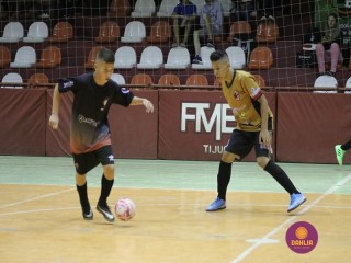 
<a style='margin-left: 5px;' class='btn btn-xs btn-social btn-facebook' href='https://www.facebook.com/sharer/sharer.php?u=https://www.boladovale.com.br/imgs/800-800-90/conteudo/fotos/1285/img4551.jpg' rel='popup' data-width='500' data-height='400'><i class='fa fa-facebook'></i>Compartilhar <span class='hidden-xs'>no Facebook</span>
</a> 
<a class='btn btn-default btn-xs' target='_blank' href='imgs/800-800-90/conteudo/fotos/1285/img4551.jpg'>
<span class='glyphicon glyphicon-cloud-download'></span> Salvar
</a> 
<span></span>