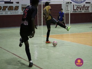 
<a style='margin-left: 5px;' class='btn btn-xs btn-social btn-facebook' href='https://www.facebook.com/sharer/sharer.php?u=https://www.boladovale.com.br/imgs/800-800-90/conteudo/fotos/1285/img4598.jpg' rel='popup' data-width='500' data-height='400'><i class='fa fa-facebook'></i>Compartilhar <span class='hidden-xs'>no Facebook</span>
</a> 
<a class='btn btn-default btn-xs' target='_blank' href='imgs/800-800-90/conteudo/fotos/1285/img4598.jpg'>
<span class='glyphicon glyphicon-cloud-download'></span> Salvar
</a> 
<span></span>
