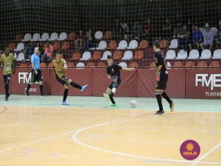 
<a style='margin-left: 5px;' class='btn btn-xs btn-social btn-facebook' href='https://www.facebook.com/sharer/sharer.php?u=https://www.boladovale.com.br/imgs/800-800-90/conteudo/fotos/1285/img4599.jpg' rel='popup' data-width='500' data-height='400'><i class='fa fa-facebook'></i>Compartilhar <span class='hidden-xs'>no Facebook</span>
</a> 
<a class='btn btn-default btn-xs' target='_blank' href='imgs/800-800-90/conteudo/fotos/1285/img4599.jpg'>
<span class='glyphicon glyphicon-cloud-download'></span> Salvar
</a> 
<span></span>