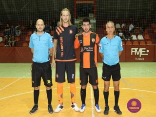 
<a style='margin-left: 5px;' class='btn btn-xs btn-social btn-facebook' href='https://www.facebook.com/sharer/sharer.php?u=https://www.boladovale.com.br/imgs/800-800-90/conteudo/fotos/1287/img4779.jpg' rel='popup' data-width='500' data-height='400'><i class='fa fa-facebook'></i>Compartilhar <span class='hidden-xs'>no Facebook</span>
</a> 
<a class='btn btn-default btn-xs' target='_blank' href='imgs/800-800-90/conteudo/fotos/1287/img4779.jpg'>
<span class='glyphicon glyphicon-cloud-download'></span> Salvar
</a> 
<span></span>