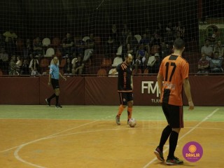 
<a style='margin-left: 5px;' class='btn btn-xs btn-social btn-facebook' href='https://www.facebook.com/sharer/sharer.php?u=https://www.boladovale.com.br/imgs/800-800-90/conteudo/fotos/1287/mg4821.jpg' rel='popup' data-width='500' data-height='400'><i class='fa fa-facebook'></i>Compartilhar <span class='hidden-xs'>no Facebook</span>
</a> 
<a class='btn btn-default btn-xs' target='_blank' href='imgs/800-800-90/conteudo/fotos/1287/mg4821.jpg'>
<span class='glyphicon glyphicon-cloud-download'></span> Salvar
</a> 
<span></span>