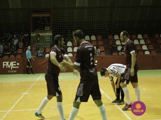 
<a style='margin-left: 5px;' class='btn btn-xs btn-social btn-facebook' href='https://www.facebook.com/sharer/sharer.php?u=https://www.boladovale.com.br/imgs/800-800-90/conteudo/fotos/1288/mg4939.jpg' rel='popup' data-width='500' data-height='400'><i class='fa fa-facebook'></i>Compartilhar <span class='hidden-xs'>no Facebook</span>
</a> 
<a class='btn btn-default btn-xs' target='_blank' href='imgs/800-800-90/conteudo/fotos/1288/mg4939.jpg'>
<span class='glyphicon glyphicon-cloud-download'></span> Salvar
</a> 
<span></span>