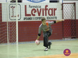 
<a style='margin-left: 5px;' class='btn btn-xs btn-social btn-facebook' href='https://www.facebook.com/sharer/sharer.php?u=https://www.boladovale.com.br/imgs/800-800-90/conteudo/fotos/1289/img6942.jpg' rel='popup' data-width='500' data-height='400'><i class='fa fa-facebook'></i>Compartilhar <span class='hidden-xs'>no Facebook</span>
</a> 
<a class='btn btn-default btn-xs' target='_blank' href='imgs/800-800-90/conteudo/fotos/1289/img6942.jpg'>
<span class='glyphicon glyphicon-cloud-download'></span> Salvar
</a> 
<span></span>