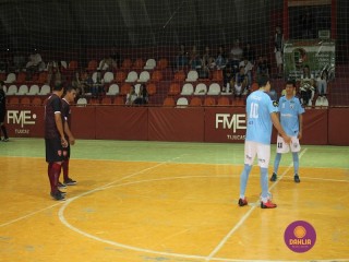 
<a style='margin-left: 5px;' class='btn btn-xs btn-social btn-facebook' href='https://www.facebook.com/sharer/sharer.php?u=https://www.boladovale.com.br/imgs/800-800-90/conteudo/fotos/1290/img7008.jpg' rel='popup' data-width='500' data-height='400'><i class='fa fa-facebook'></i>Compartilhar <span class='hidden-xs'>no Facebook</span>
</a> 
<a class='btn btn-default btn-xs' target='_blank' href='imgs/800-800-90/conteudo/fotos/1290/img7008.jpg'>
<span class='glyphicon glyphicon-cloud-download'></span> Salvar
</a> 
<span></span>