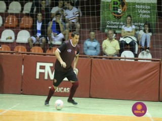 
<a style='margin-left: 5px;' class='btn btn-xs btn-social btn-facebook' href='https://www.facebook.com/sharer/sharer.php?u=https://www.boladovale.com.br/imgs/800-800-90/conteudo/fotos/1290/img7024.jpg' rel='popup' data-width='500' data-height='400'><i class='fa fa-facebook'></i>Compartilhar <span class='hidden-xs'>no Facebook</span>
</a> 
<a class='btn btn-default btn-xs' target='_blank' href='imgs/800-800-90/conteudo/fotos/1290/img7024.jpg'>
<span class='glyphicon glyphicon-cloud-download'></span> Salvar
</a> 
<span></span>
