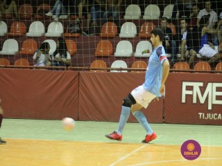 
<a style='margin-left: 5px;' class='btn btn-xs btn-social btn-facebook' href='https://www.facebook.com/sharer/sharer.php?u=https://www.boladovale.com.br/imgs/800-800-90/conteudo/fotos/1290/img7025.jpg' rel='popup' data-width='500' data-height='400'><i class='fa fa-facebook'></i>Compartilhar <span class='hidden-xs'>no Facebook</span>
</a> 
<a class='btn btn-default btn-xs' target='_blank' href='imgs/800-800-90/conteudo/fotos/1290/img7025.jpg'>
<span class='glyphicon glyphicon-cloud-download'></span> Salvar
</a> 
<span></span>
