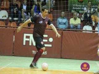 
<a style='margin-left: 5px;' class='btn btn-xs btn-social btn-facebook' href='https://www.facebook.com/sharer/sharer.php?u=https://www.boladovale.com.br/imgs/800-800-90/conteudo/fotos/1290/img7027.jpg' rel='popup' data-width='500' data-height='400'><i class='fa fa-facebook'></i>Compartilhar <span class='hidden-xs'>no Facebook</span>
</a> 
<a class='btn btn-default btn-xs' target='_blank' href='imgs/800-800-90/conteudo/fotos/1290/img7027.jpg'>
<span class='glyphicon glyphicon-cloud-download'></span> Salvar
</a> 
<span></span>