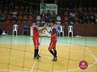 
<a style='margin-left: 5px;' class='btn btn-xs btn-social btn-facebook' href='https://www.facebook.com/sharer/sharer.php?u=https://www.boladovale.com.br/imgs/800-800-90/conteudo/fotos/1291/img7053.jpg' rel='popup' data-width='500' data-height='400'><i class='fa fa-facebook'></i>Compartilhar <span class='hidden-xs'>no Facebook</span>
</a> 
<a class='btn btn-default btn-xs' target='_blank' href='imgs/800-800-90/conteudo/fotos/1291/img7053.jpg'>
<span class='glyphicon glyphicon-cloud-download'></span> Salvar
</a> 
<span></span>