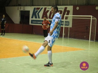 
<a style='margin-left: 5px;' class='btn btn-xs btn-social btn-facebook' href='https://www.facebook.com/sharer/sharer.php?u=https://www.boladovale.com.br/imgs/800-800-90/conteudo/fotos/1292/img7118.jpg' rel='popup' data-width='500' data-height='400'><i class='fa fa-facebook'></i>Compartilhar <span class='hidden-xs'>no Facebook</span>
</a> 
<a class='btn btn-default btn-xs' target='_blank' href='imgs/800-800-90/conteudo/fotos/1292/img7118.jpg'>
<span class='glyphicon glyphicon-cloud-download'></span> Salvar
</a> 
<span></span>