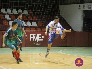 
<a style='margin-left: 5px;' class='btn btn-xs btn-social btn-facebook' href='https://www.facebook.com/sharer/sharer.php?u=https://www.boladovale.com.br/imgs/800-800-90/conteudo/fotos/1293/img5039.jpg' rel='popup' data-width='500' data-height='400'><i class='fa fa-facebook'></i>Compartilhar <span class='hidden-xs'>no Facebook</span>
</a> 
<a class='btn btn-default btn-xs' target='_blank' href='imgs/800-800-90/conteudo/fotos/1293/img5039.jpg'>
<span class='glyphicon glyphicon-cloud-download'></span> Salvar
</a> 
<span></span>