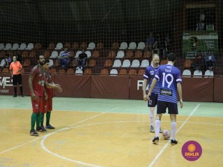 
<a style='margin-left: 5px;' class='btn btn-xs btn-social btn-facebook' href='https://www.facebook.com/sharer/sharer.php?u=https://www.boladovale.com.br/imgs/800-800-90/conteudo/fotos/1294/img5096.jpg' rel='popup' data-width='500' data-height='400'><i class='fa fa-facebook'></i>Compartilhar <span class='hidden-xs'>no Facebook</span>
</a> 
<a class='btn btn-default btn-xs' target='_blank' href='imgs/800-800-90/conteudo/fotos/1294/img5096.jpg'>
<span class='glyphicon glyphicon-cloud-download'></span> Salvar
</a> 
<span></span>