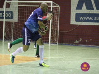 
<a style='margin-left: 5px;' class='btn btn-xs btn-social btn-facebook' href='https://www.facebook.com/sharer/sharer.php?u=https://www.boladovale.com.br/imgs/800-800-90/conteudo/fotos/1294/img5133.jpg' rel='popup' data-width='500' data-height='400'><i class='fa fa-facebook'></i>Compartilhar <span class='hidden-xs'>no Facebook</span>
</a> 
<a class='btn btn-default btn-xs' target='_blank' href='imgs/800-800-90/conteudo/fotos/1294/img5133.jpg'>
<span class='glyphicon glyphicon-cloud-download'></span> Salvar
</a> 
<span></span>